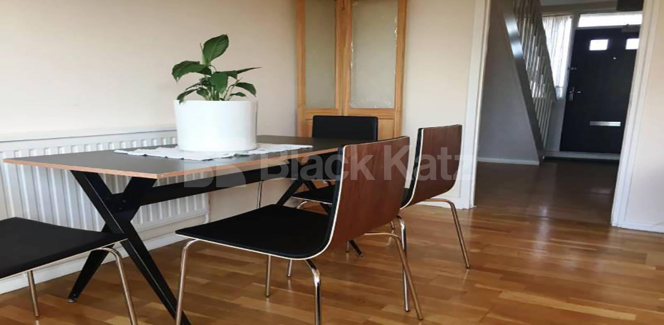 			NEW INSTRUCTION, 3 Bedroom, 1 bath, 1 reception Maisonette			 Forsyth Garden, Kennington/ Oval Areas