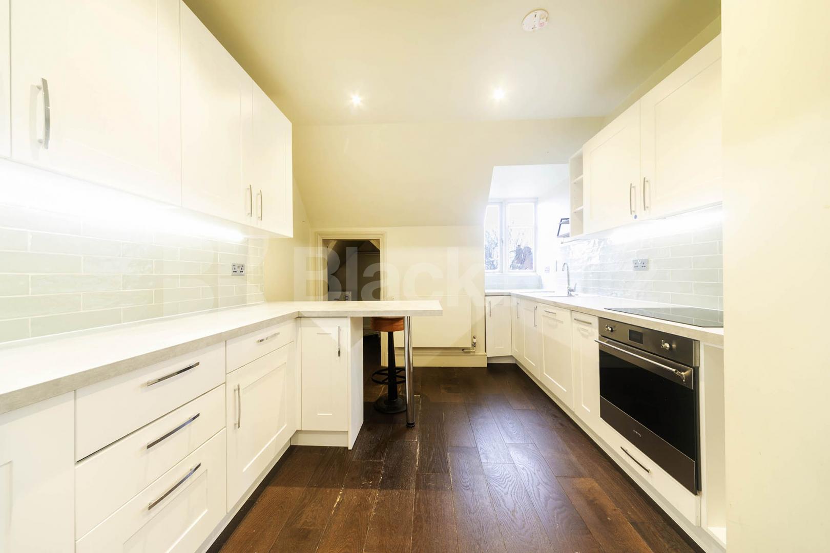 A spacious and well-presented two-bedroom apartment located on the sought-after Eton Avenue in Belsize Park.The property features a large, separate lounge offering plenty of natural light, along with two generously sized double bedrooms Eton Avenue, London, NW3,  London