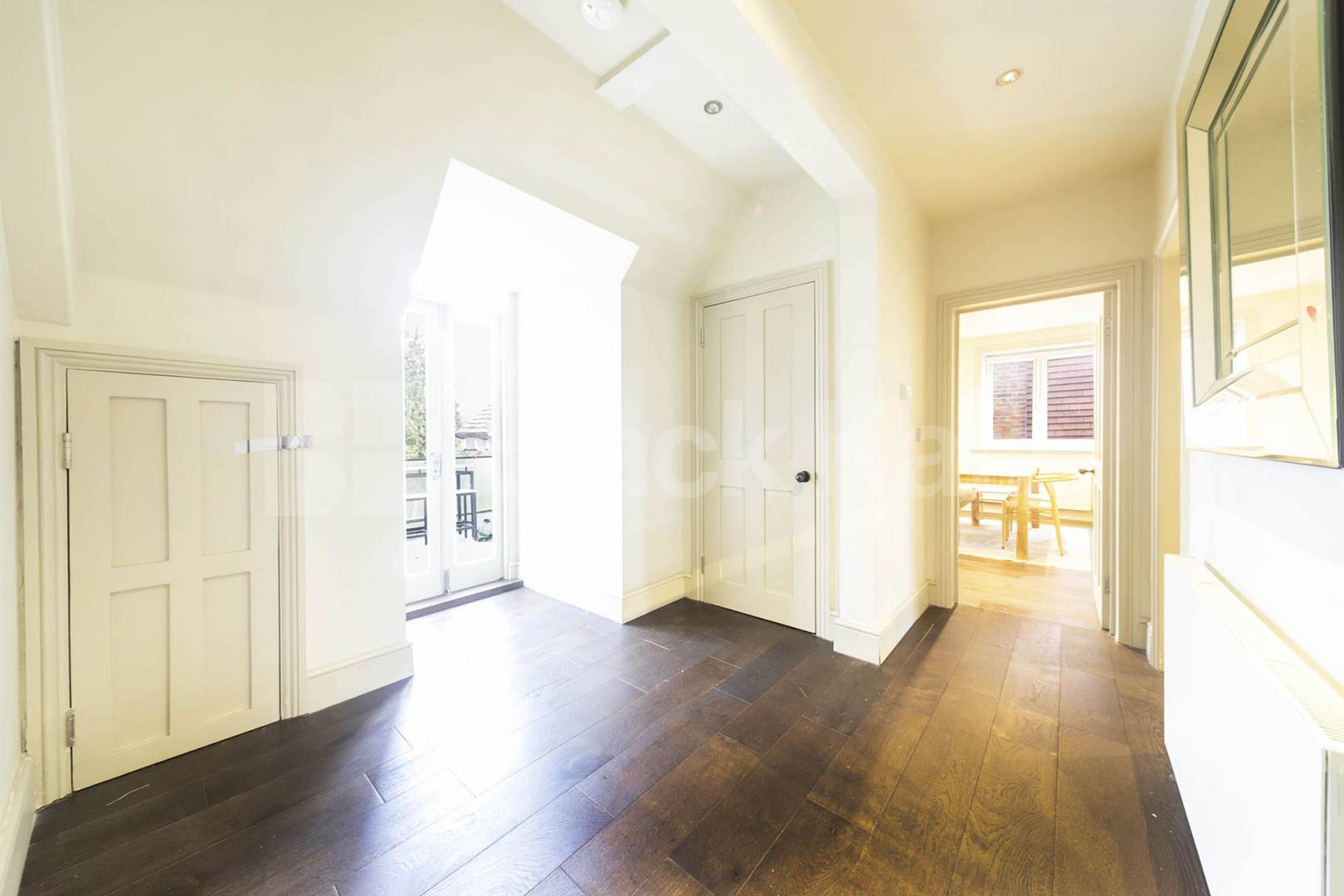 A spacious and well-presented two-bedroom apartment located on the sought-after Eton Avenue in Belsize Park.The property features a large, separate lounge offering plenty of natural light, along with two generously sized double bedrooms Eton Avenue, London, NW3,  London