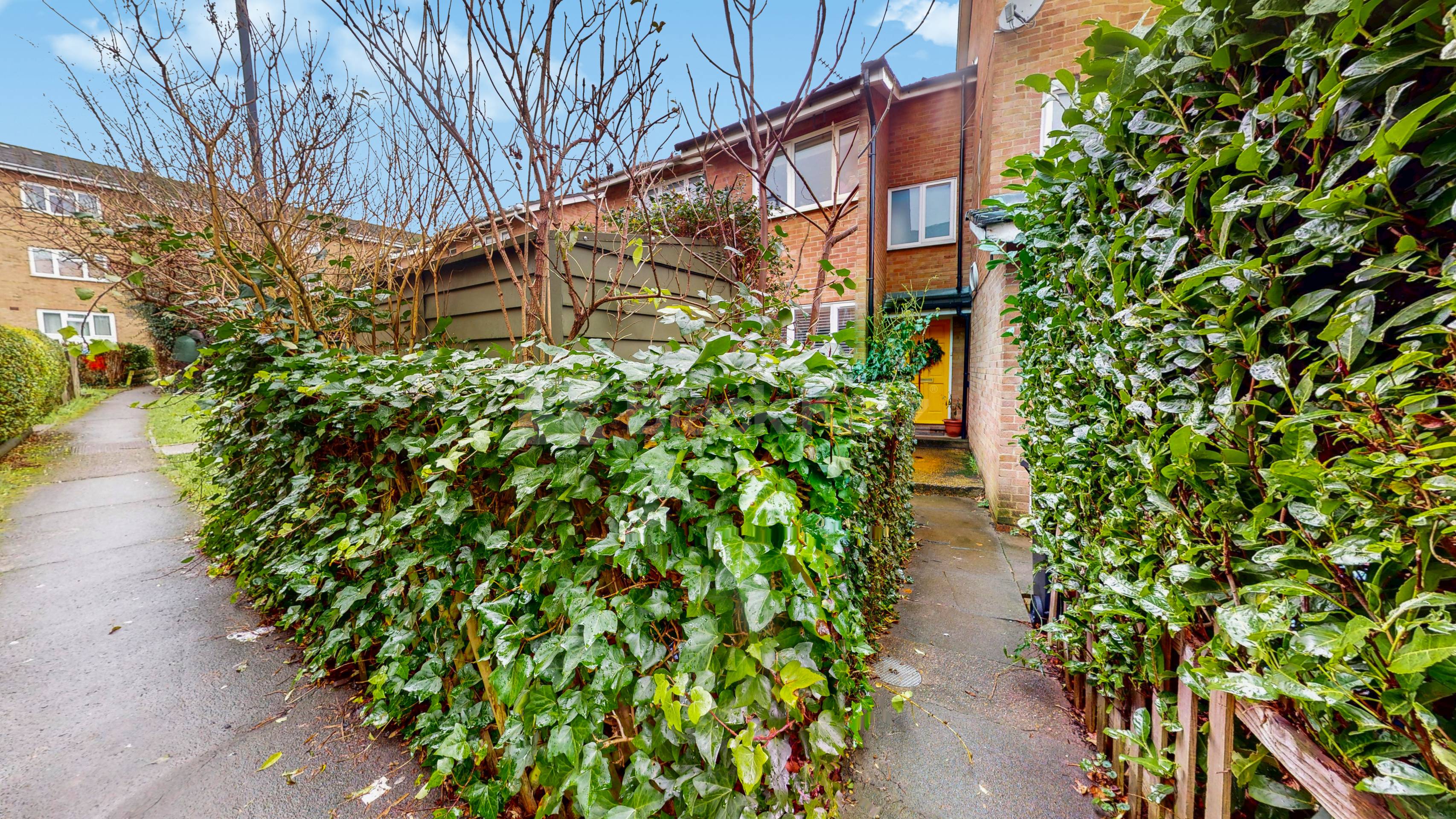 			3 Bedroom, 2 bath, 1 reception 			 Marley Walk, London, NW2,  London NW2