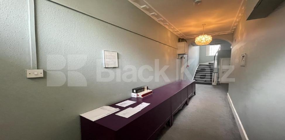 			LET , 2 Bedroom, 1 bath, 1 reception Apartment			 Blackfriars Road, Southwark