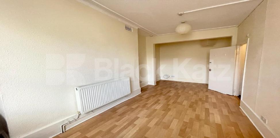 			LET , 2 Bedroom, 1 bath, 1 reception Apartment			 Blackfriars Road, Southwark