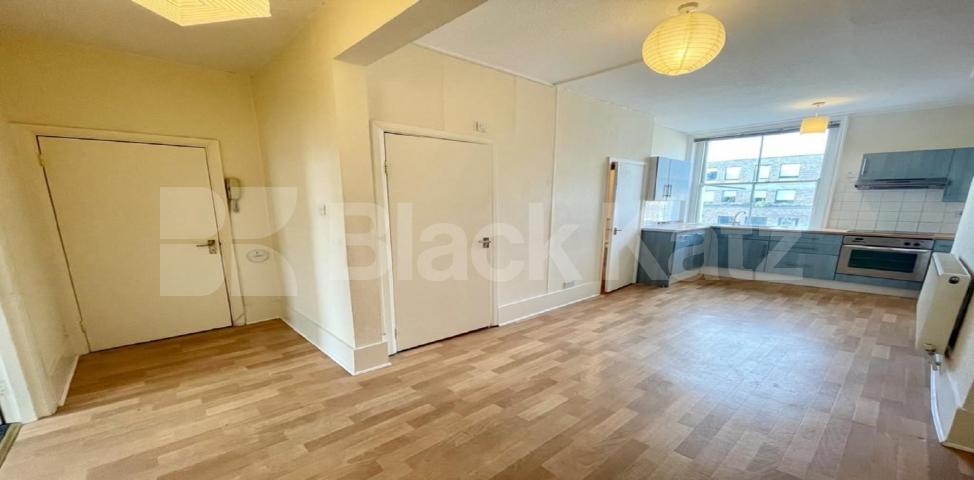 			LET , 2 Bedroom, 1 bath, 1 reception Apartment			 Blackfriars Road, Southwark