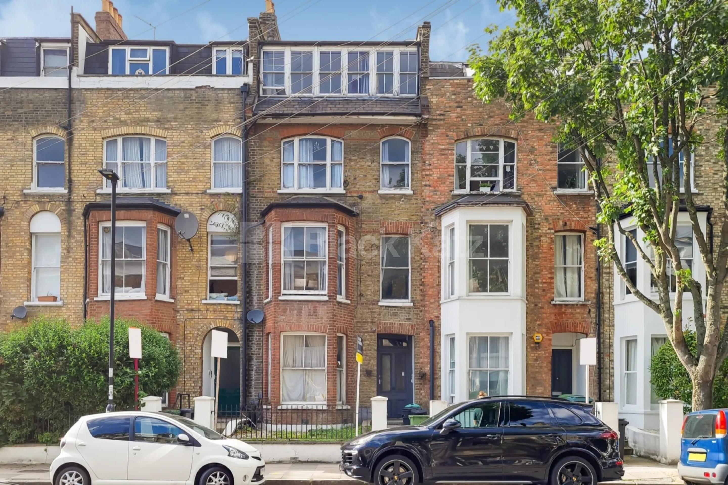 Contemporary two double bedroom flat set on the first floor of a period convers Marlborough Road, Upper Holloway  N19