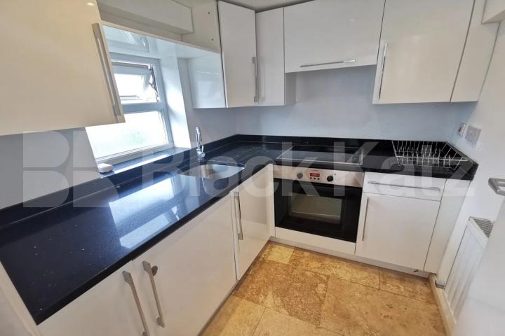 Contemporary two double bedroom flat set on the first floor of a period convers Marlborough Road, Upper Holloway 