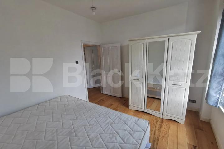 Contemporary two double bedroom flat set on the first floor of a period convers Marlborough Road, Upper Holloway 