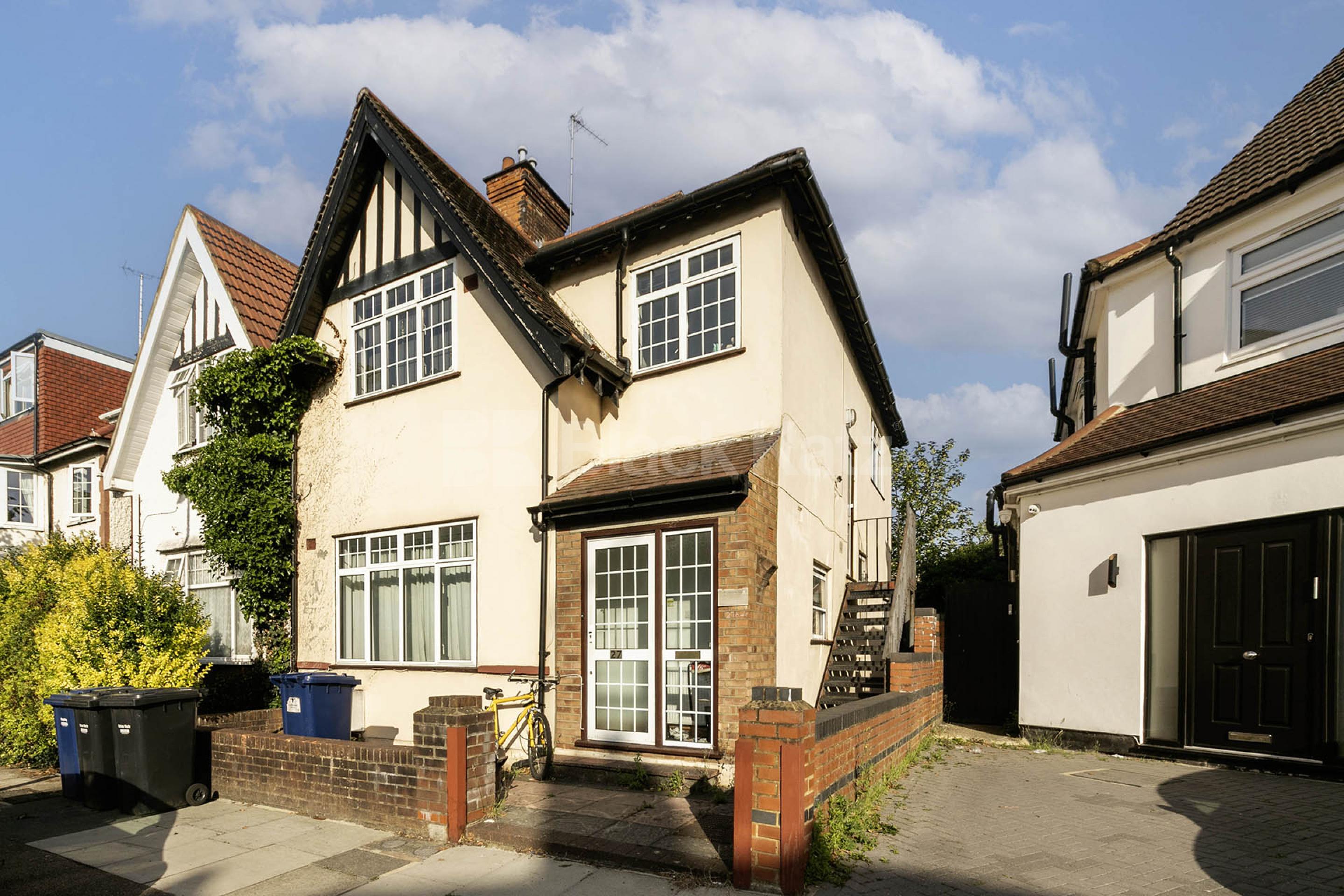 This is an excellent three double bedroom apartment in a Victorian conversion in Golders Green Powis Gardens, London, NW11,  London NW11