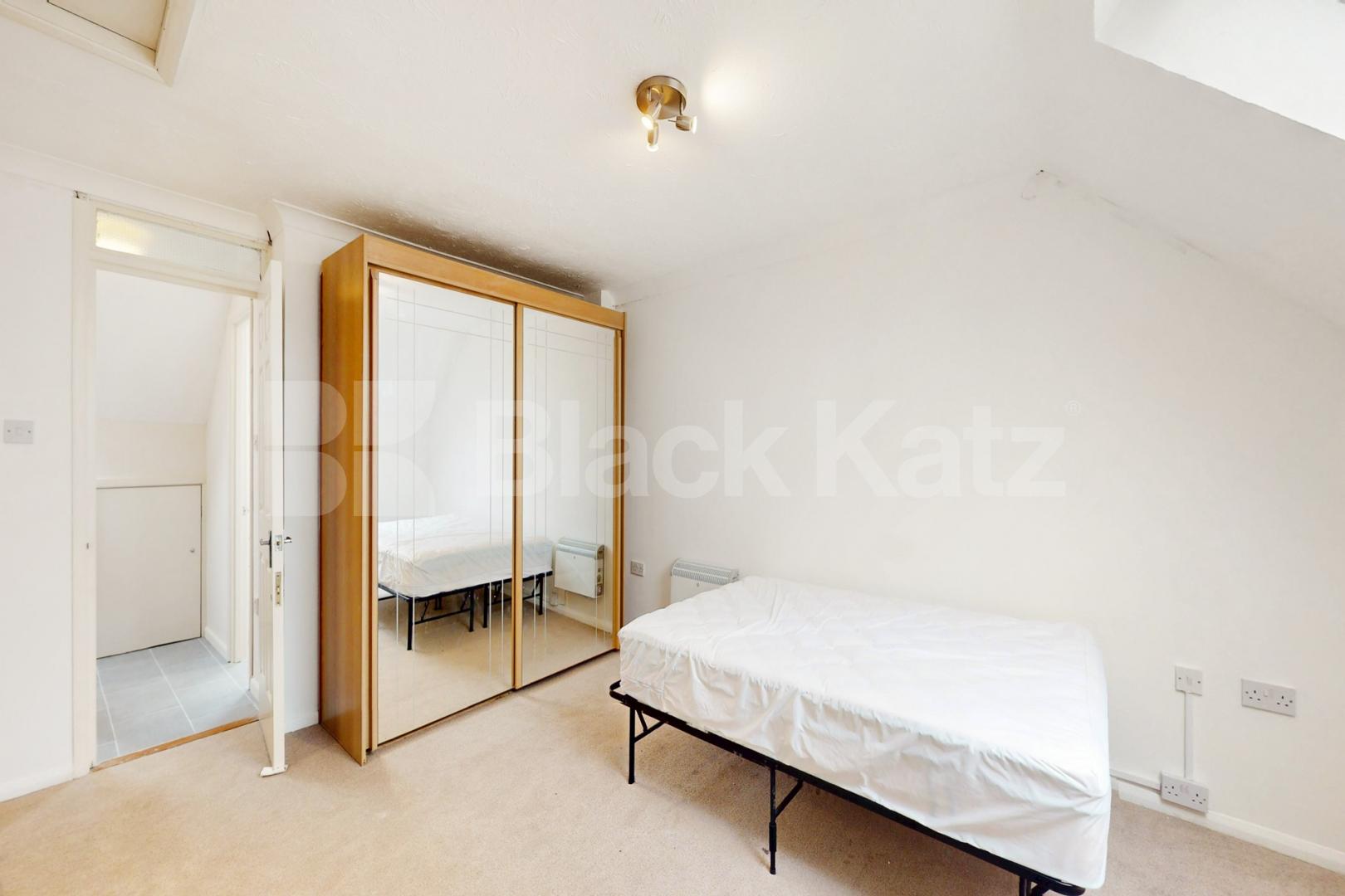 Duplex apartment flooded with natural light and very good storage Cadet Drive , Bermondsey