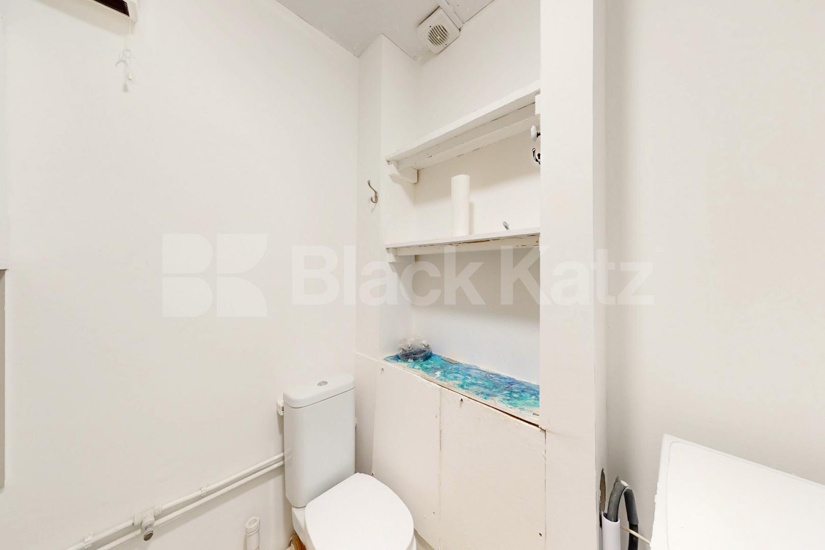 Duplex apartment flooded with natural light and very good storage Cadet Drive , Bermondsey