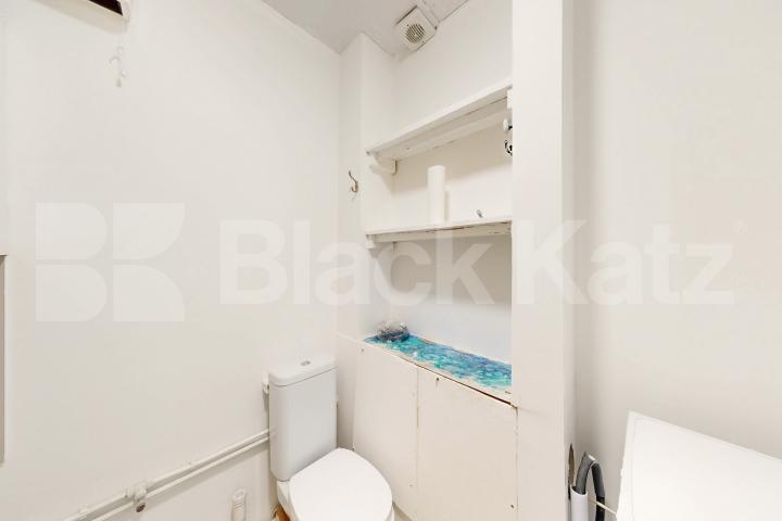 Duplex apartment flooded with natural light and very good storage Cadet Drive , Bermondsey