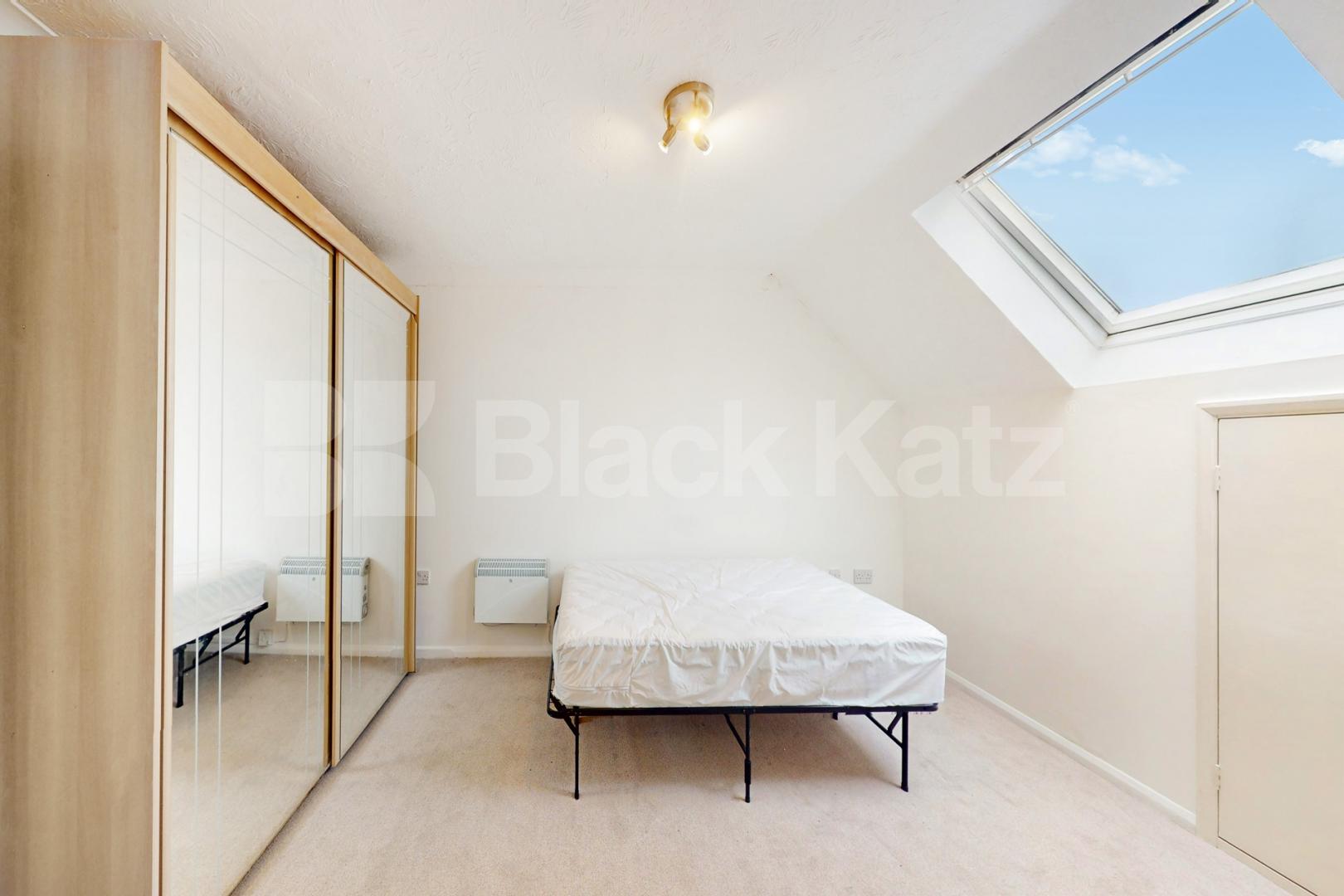Duplex apartment flooded with natural light and very good storage Cadet Drive , Bermondsey