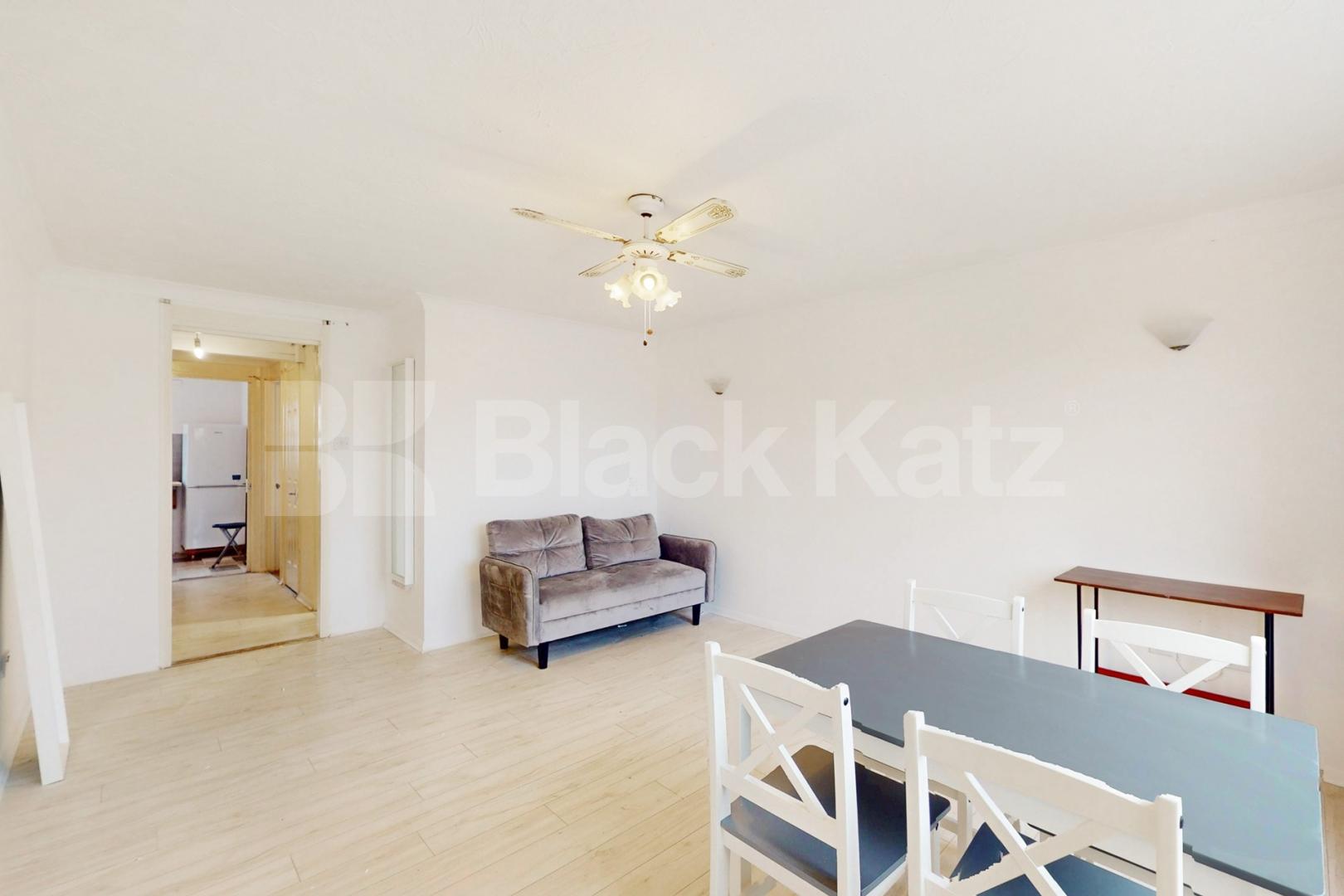 Duplex apartment flooded with natural light and very good storage Cadet Drive , Bermondsey