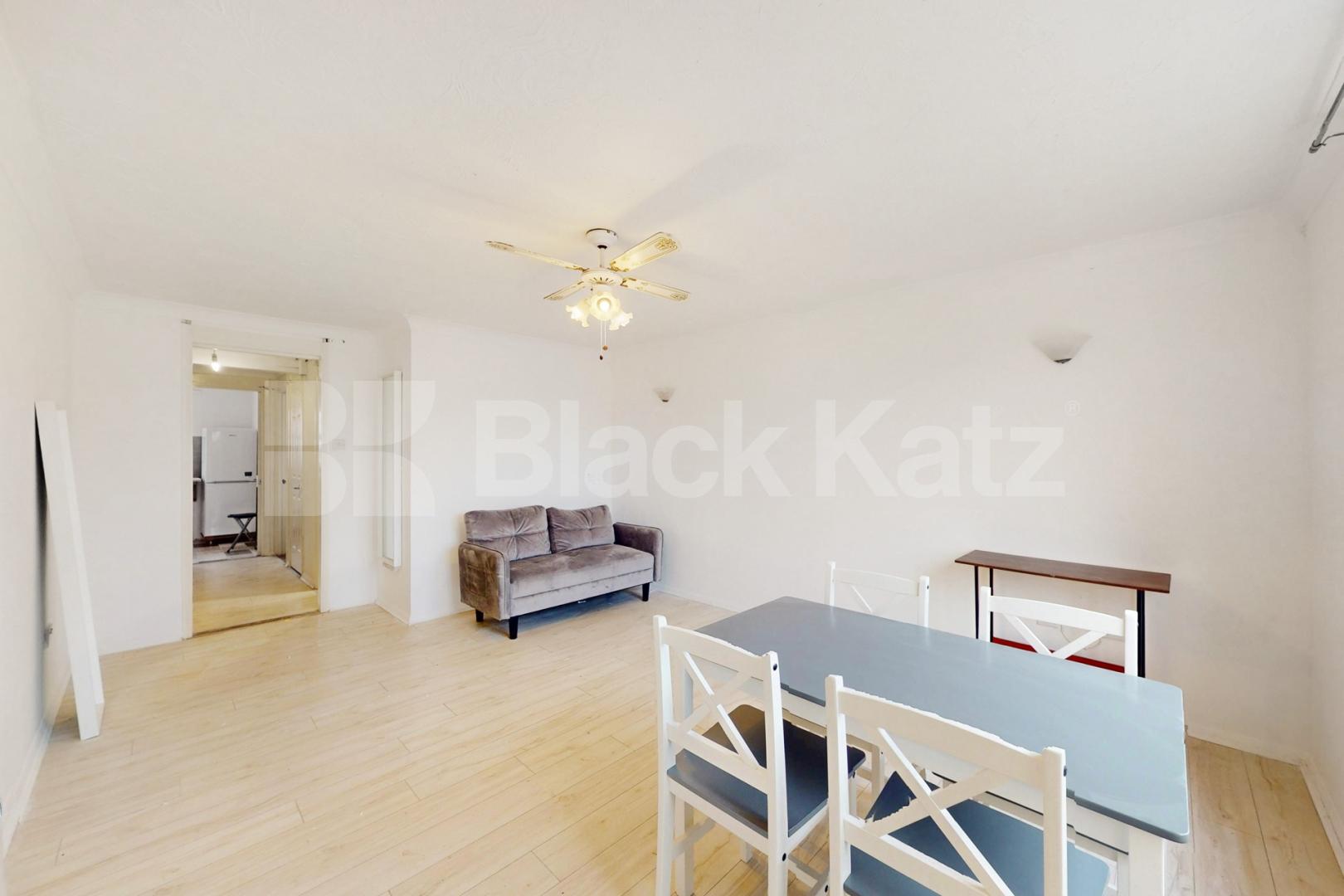 Duplex apartment flooded with natural light and very good storage Cadet Drive , Bermondsey