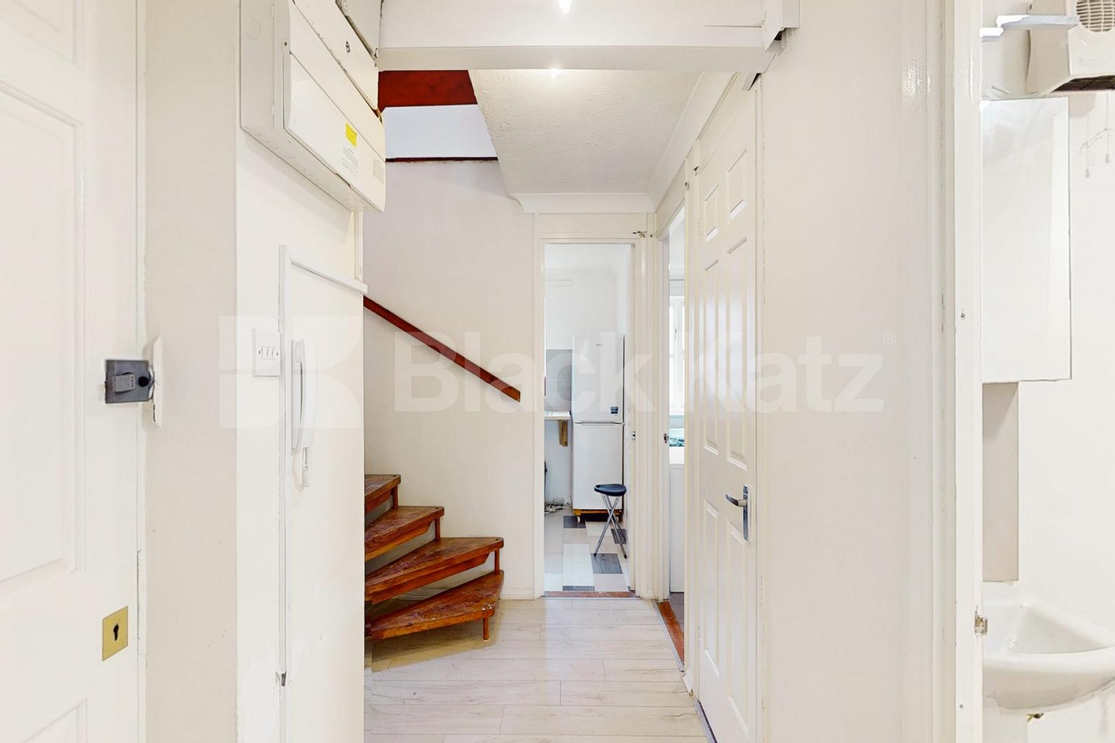 Duplex apartment flooded with natural light and very good storage Cadet Drive , Bermondsey