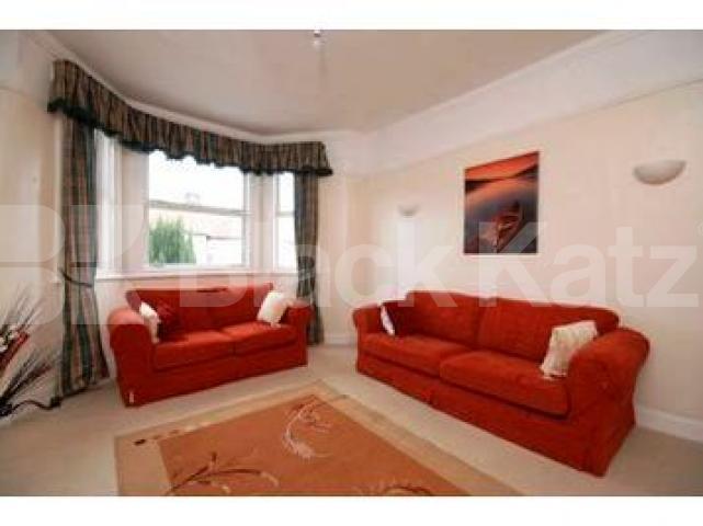 			A must see!, 3 Bedroom, 1 bath, 1 reception Maisonette			 Myddleton Road, BOUNDS GREEN