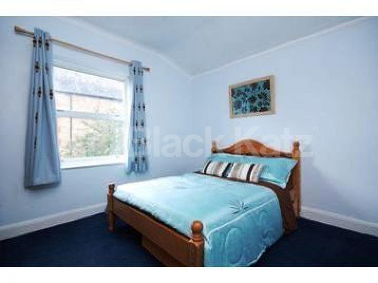 			A must see!, 3 Bedroom, 1 bath, 1 reception Maisonette			 Myddleton Road, BOUNDS GREEN