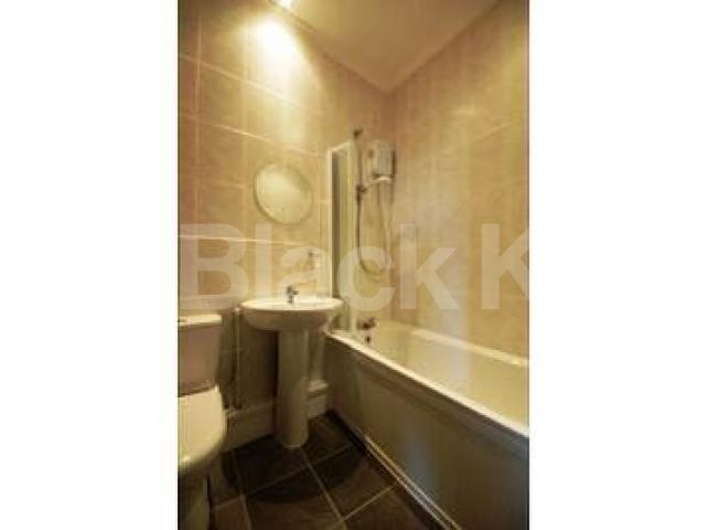 			A must see!, 3 Bedroom, 1 bath, 1 reception Maisonette			 Myddleton Road, BOUNDS GREEN