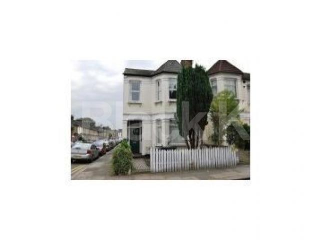			A must see!, 3 Bedroom, 1 bath, 1 reception Maisonette			 Myddleton Road, BOUNDS GREEN