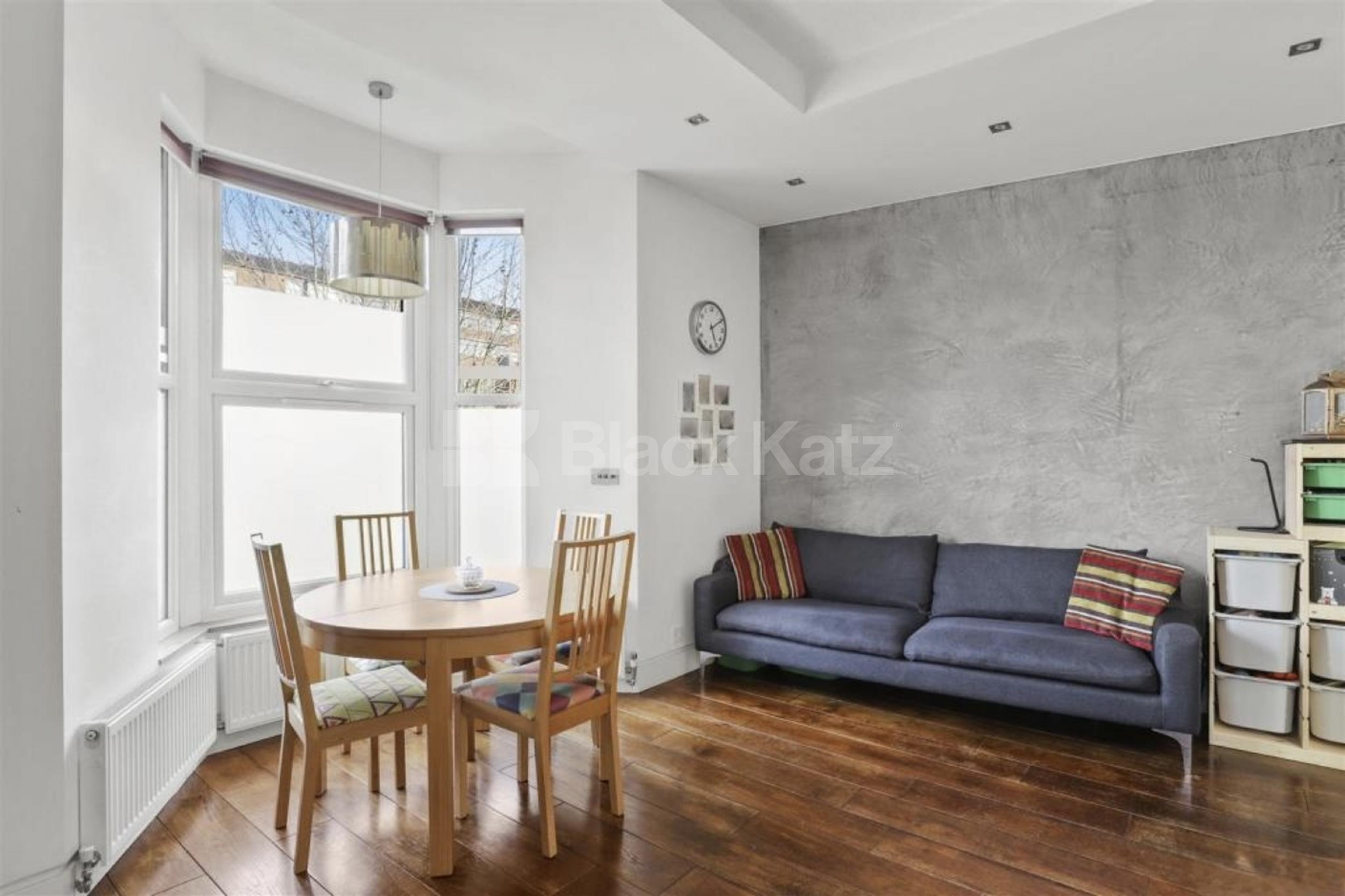 Spacious Split-Level Two Bedroom Apartment on High Road, N15 High Road, Seven Sisters N15