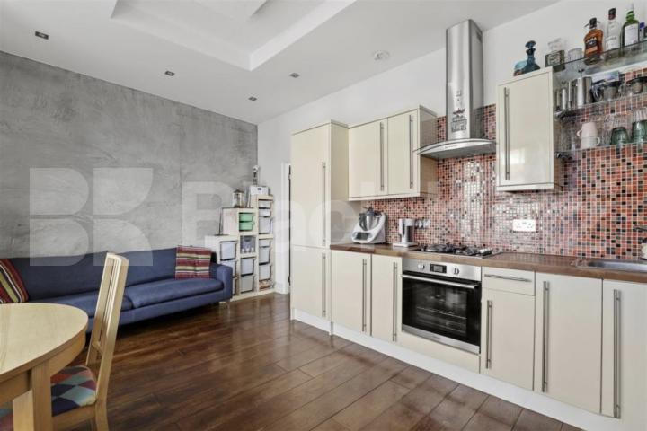 Spacious Split-Level Two Bedroom Apartment on High Road, N15 High Road, Seven Sisters