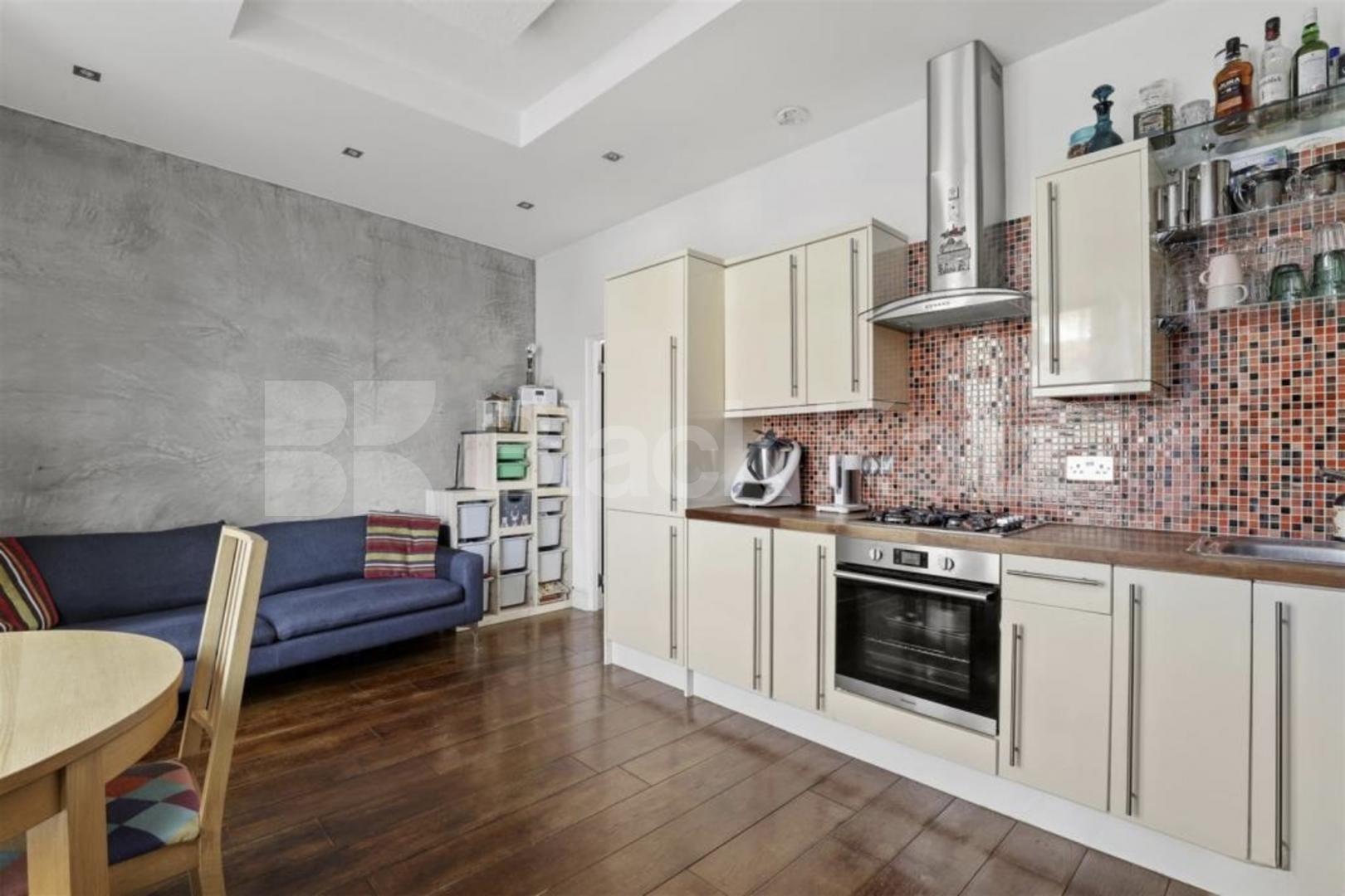 Spacious Split-Level Two Bedroom Apartment on High Road, N15 High Road, Seven Sisters