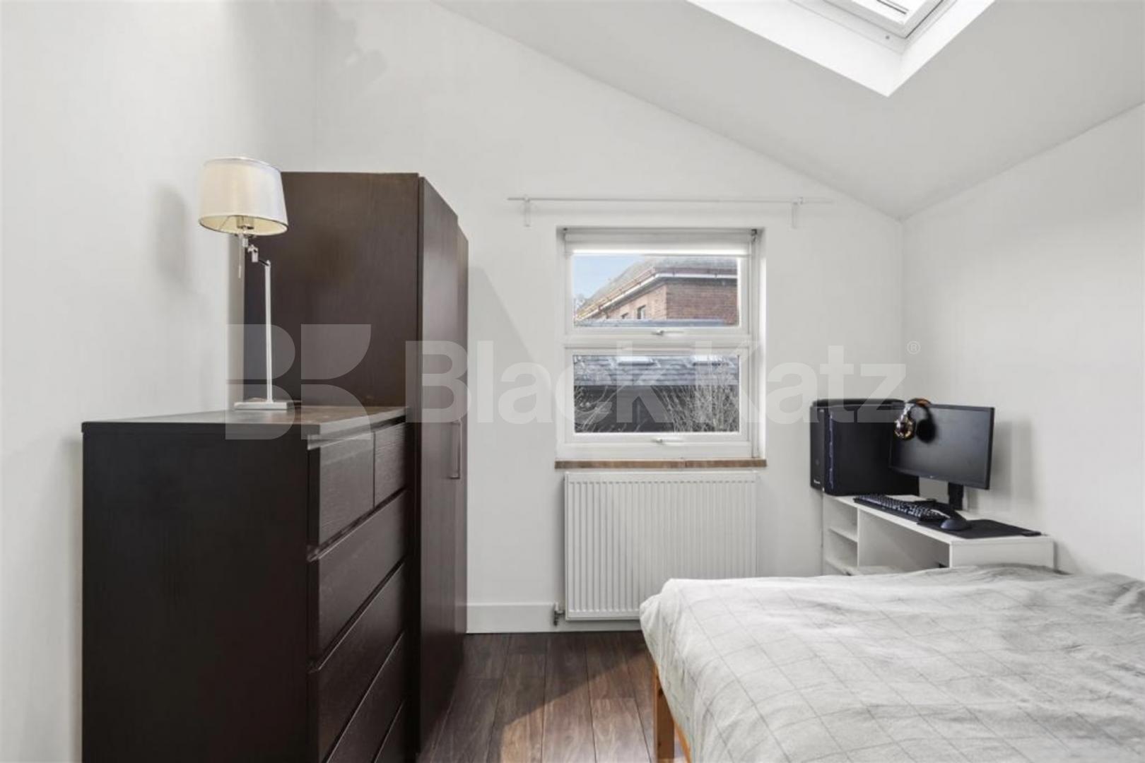 Spacious Split-Level Two Bedroom Apartment on High Road, N15 High Road, Seven Sisters