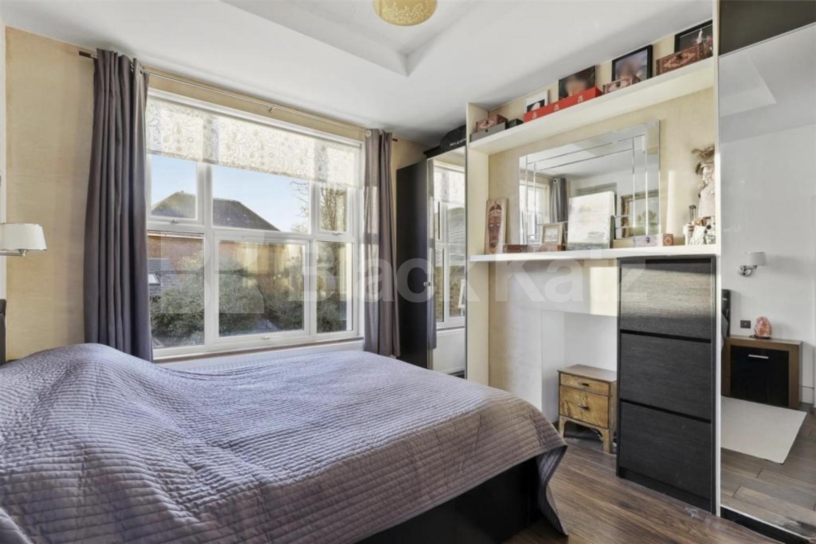 Spacious Split-Level Two Bedroom Apartment on High Road, N15 High Road, Seven Sisters