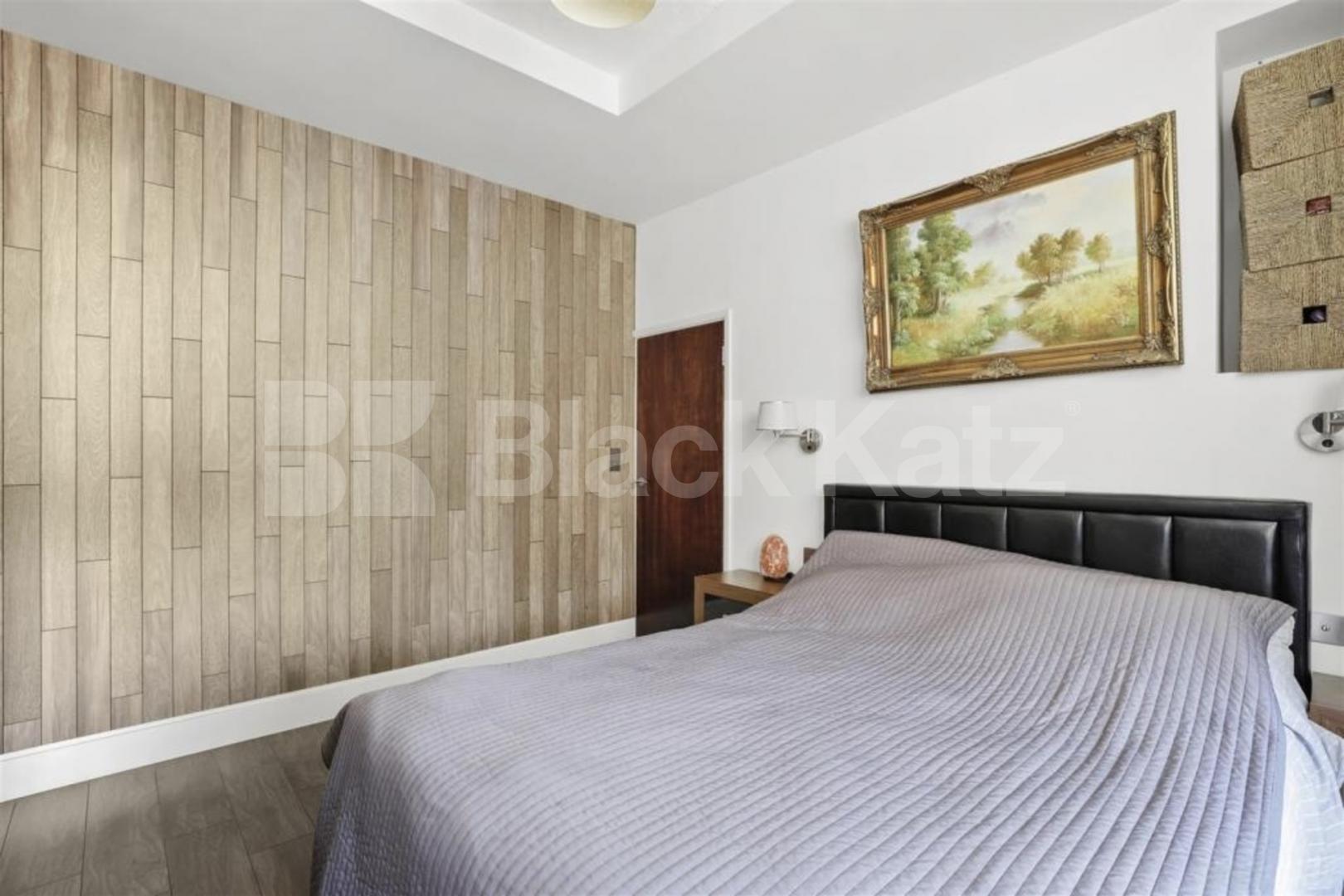 Spacious Split-Level Two Bedroom Apartment on High Road, N15 High Road, Seven Sisters