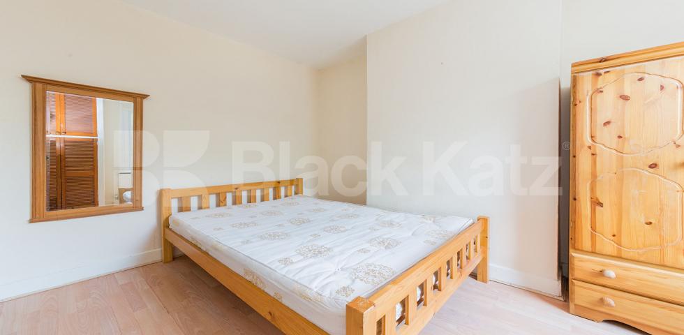 A well-presented two-bedroom property available to rent on Cotleigh Road, offering comfortable and convenient living.The property features two spacious double bedrooms, both fully furnished to a good standard, providing ample space for relaxation and Cotleigh Road, London, NW6,  London