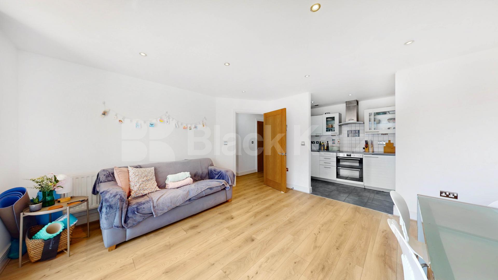Stunning 2 Bed, 2 Bath Apartment in Wards Wharf with Balcony & Gym Wards Wharf Approach, Silvertown