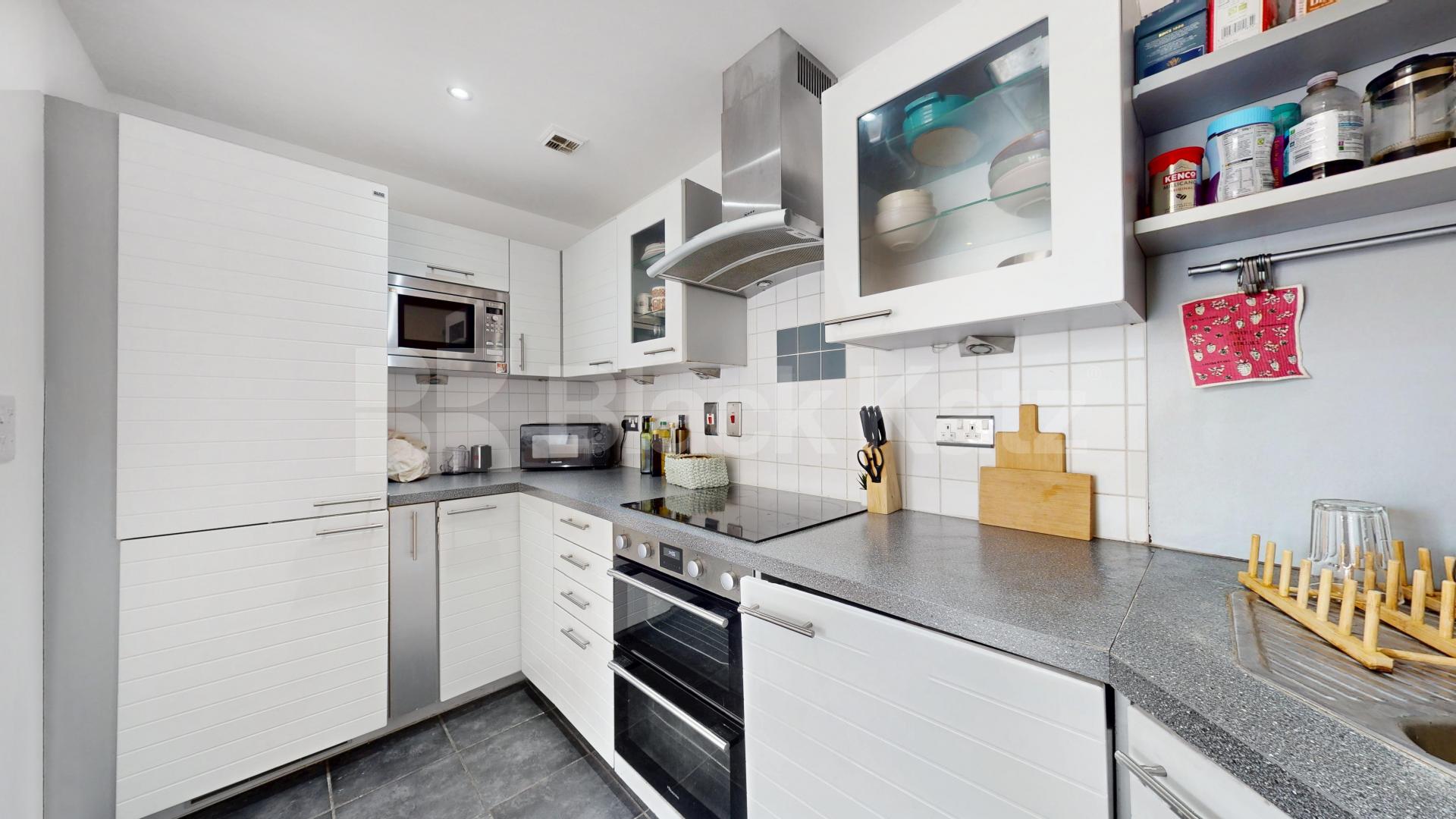 Stunning 2 Bed, 2 Bath Apartment in Wards Wharf with Balcony & Gym Wards Wharf Approach, Silvertown