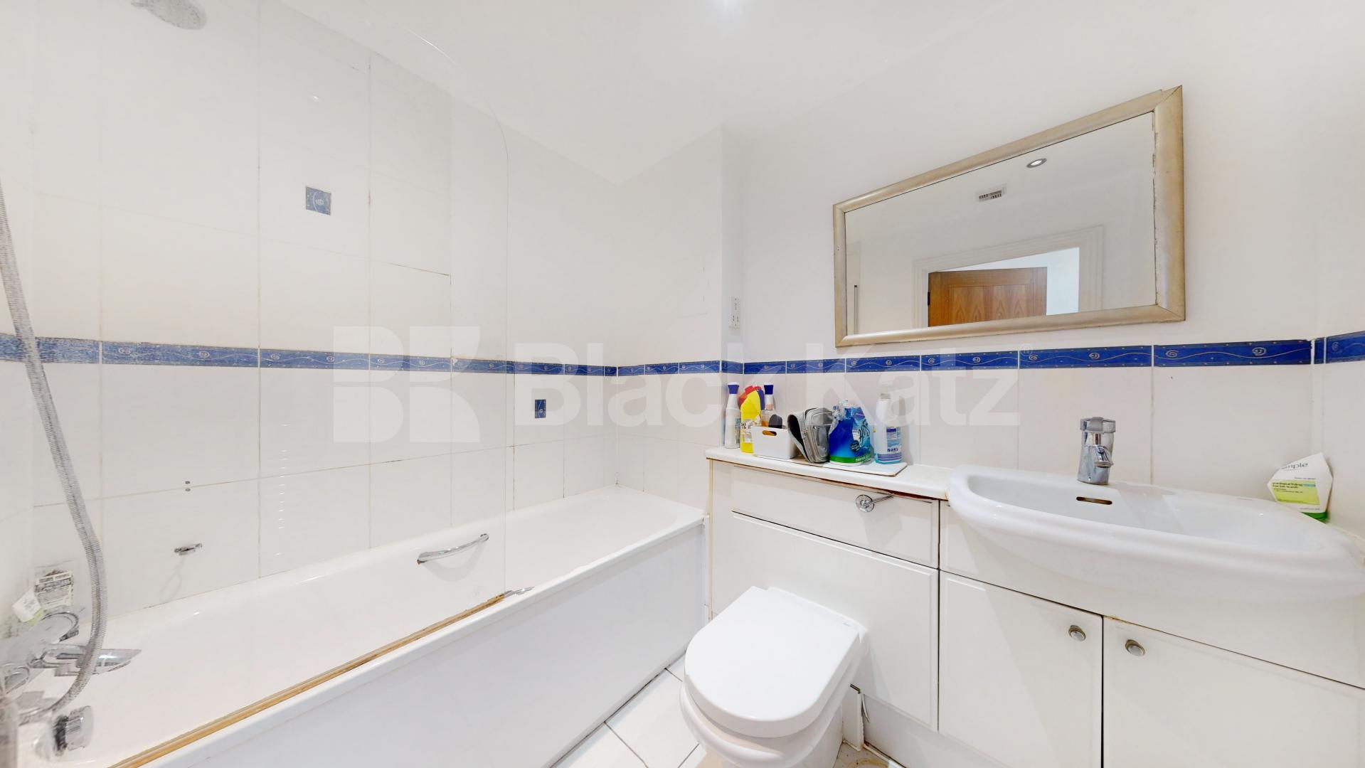 Stunning 2 Bed, 2 Bath Apartment in Wards Wharf with Balcony & Gym Wards Wharf Approach, Silvertown