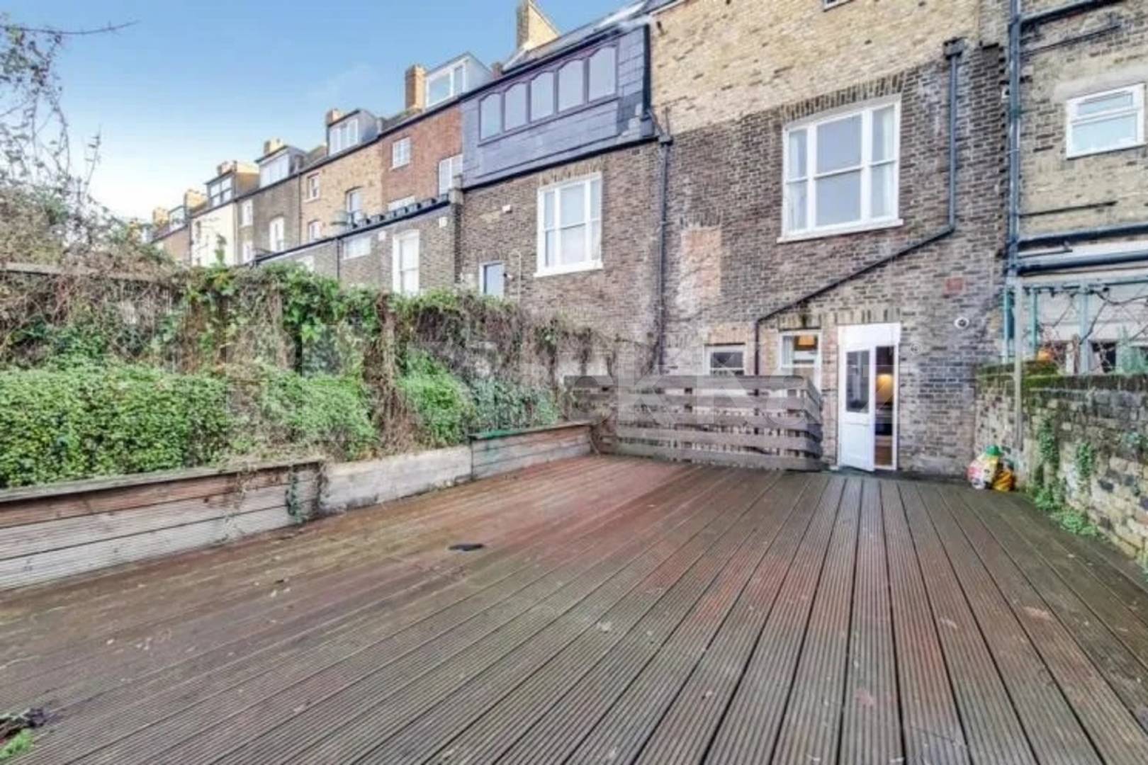 5 bedroom maisonette with 2 bathrooms lounge and a huge decked garden Marlborough Road, Archway