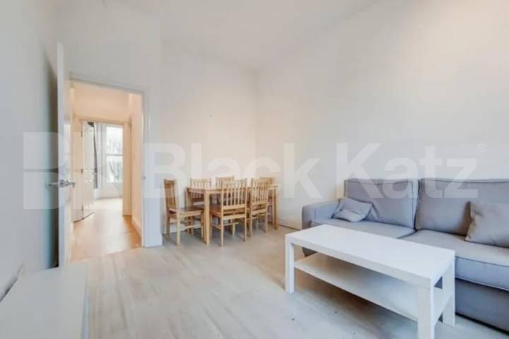 5 bedroom maisonette with 2 bathrooms lounge and a huge decked garden Marlborough Road, Archway