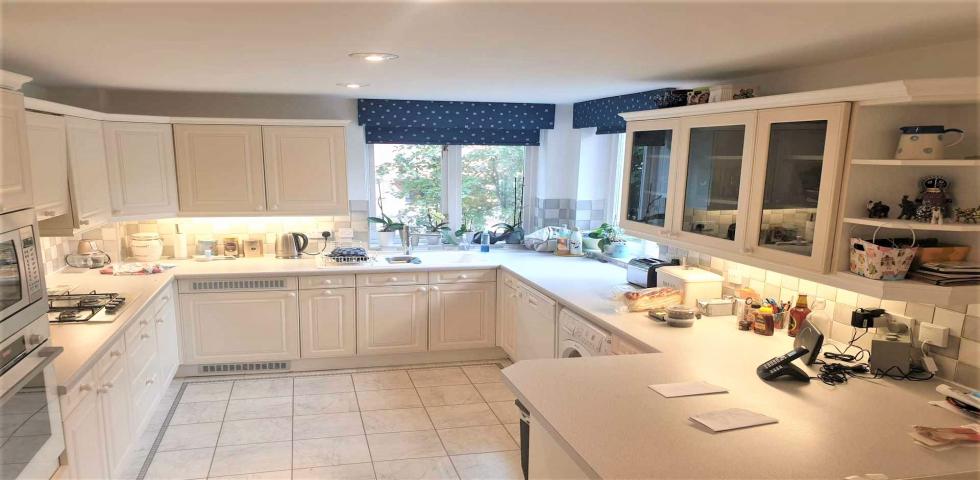 			3 Bedroom, 2 bath, 1 reception Flat			 Hendon Lane, FINCHLEY N3