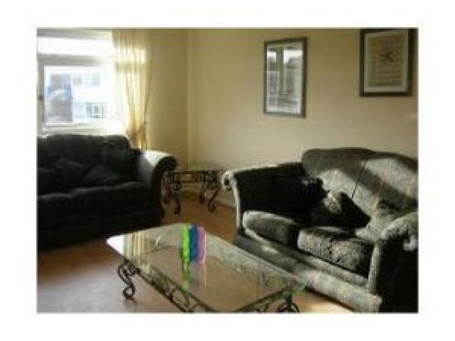 			2 Bedroom, 1 bath, 1 reception Flat			 Font Hills, EAST FINCHLEY