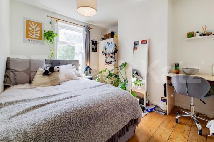 3 bedroom house close to zone 2 station with easy access to central London Mitford Road, Archway