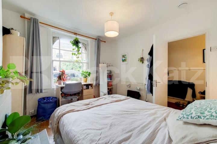 3 bedroom house close to zone 2 station with easy access to central London Mitford Road, Archway