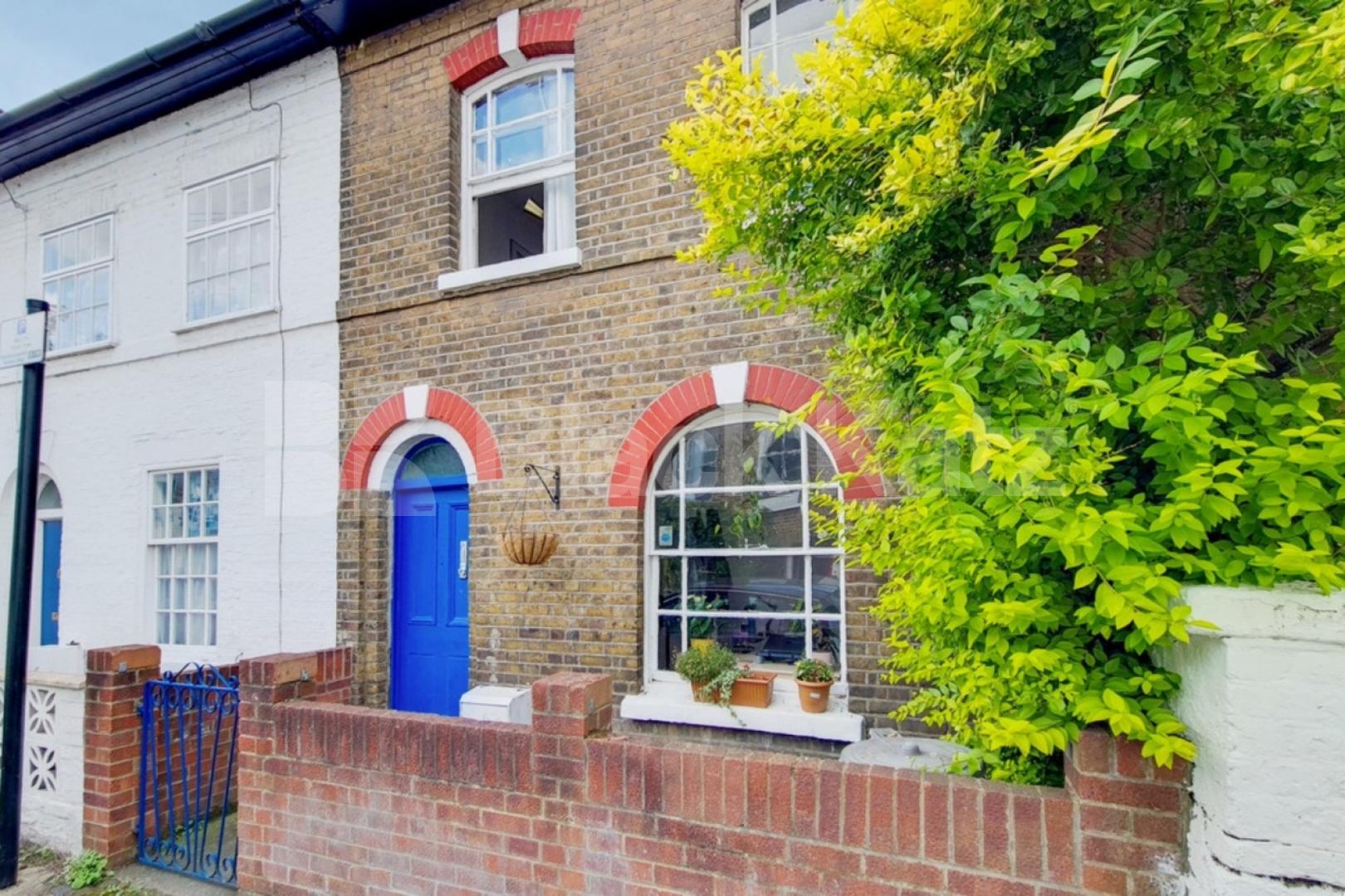 3 bedroom house close to zone 2 station with easy access to central London Mitford Road, Archway