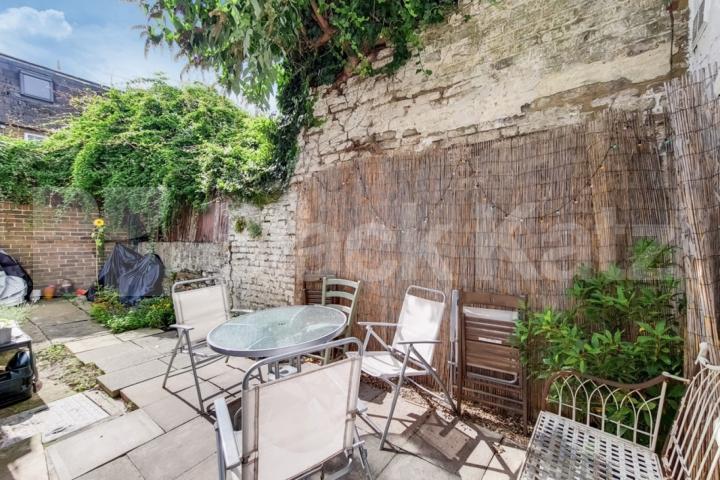 3 bedroom house close to zone 2 station with easy access to central London Mitford Road, Archway