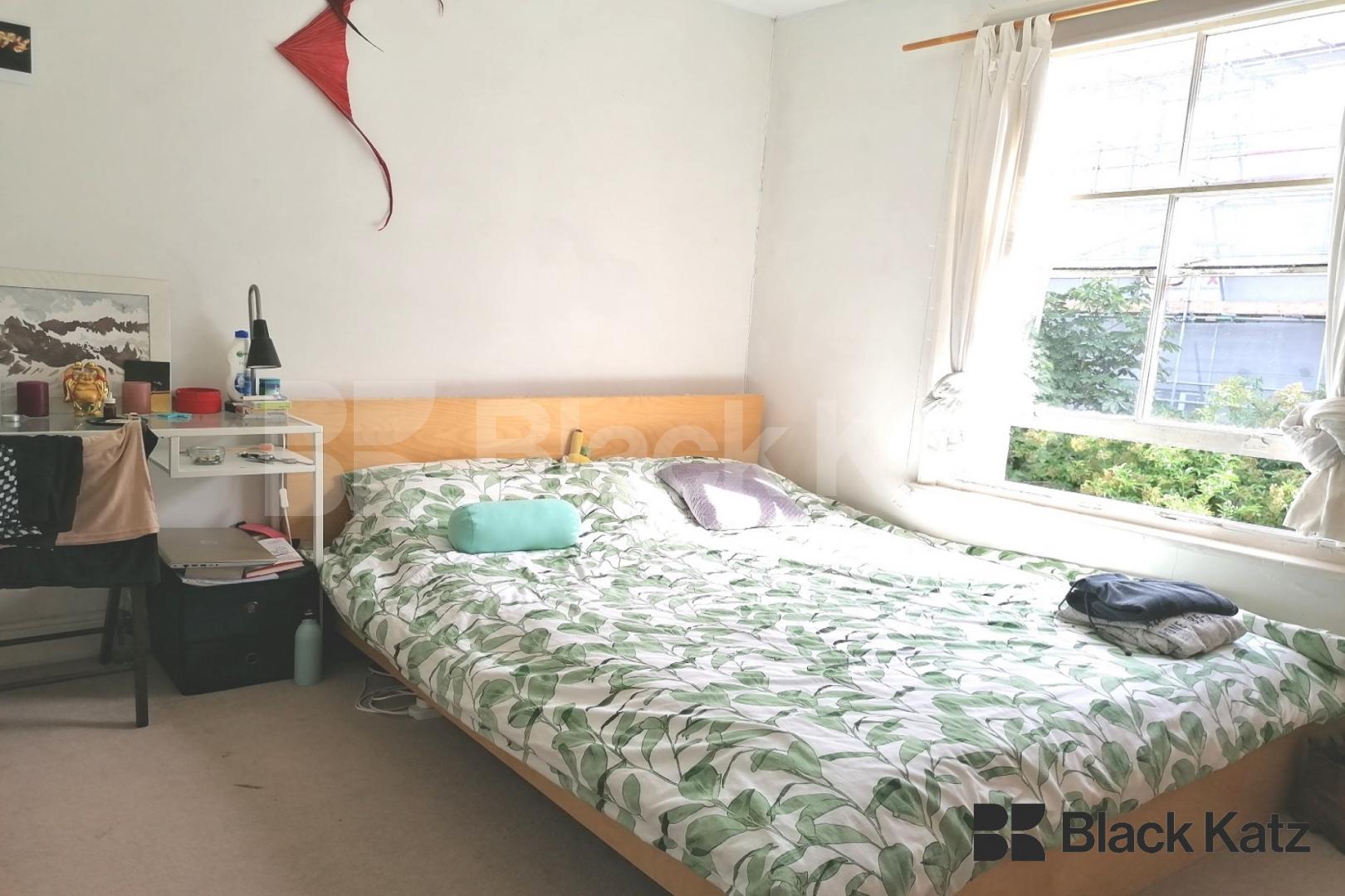 Charming two bedroom two bathroom flat with study room Hayter Road, Brixton Hill