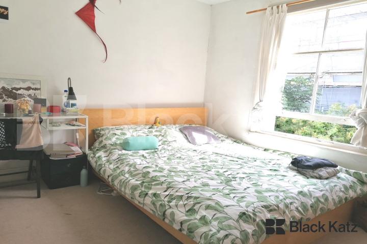 Charming two bedroom two bathroom flat with study room Hayter Road, Brixton Hill