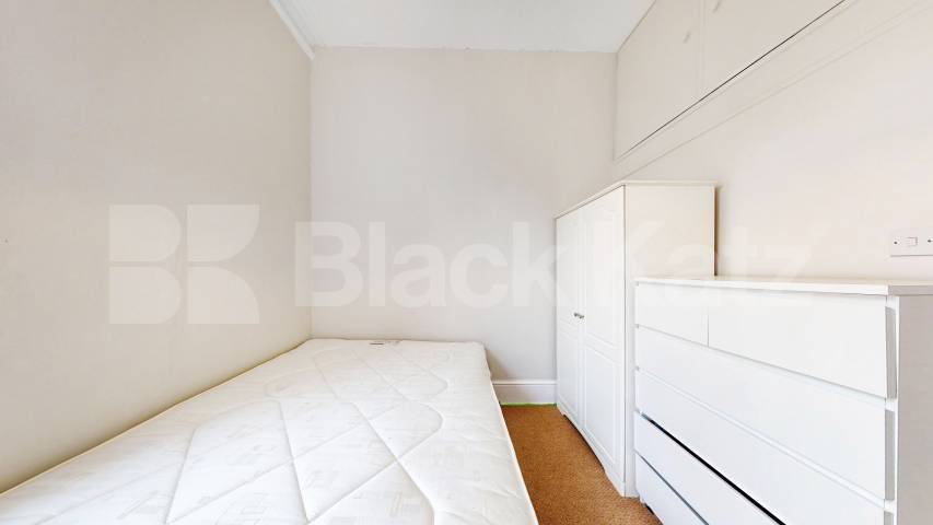 			2 Bedroom, 1 bath, 1 reception 			 West End Lane,  London  NW6