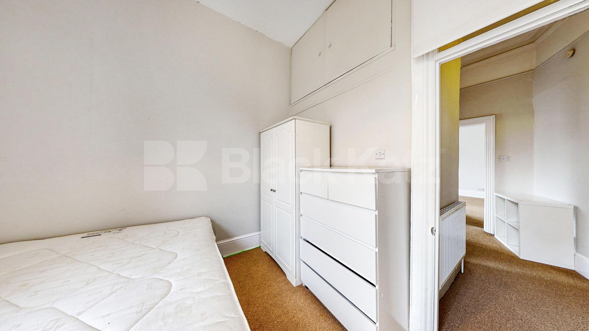 			2 Bedroom, 1 bath, 1 reception 			 West End Lane,  London  NW6