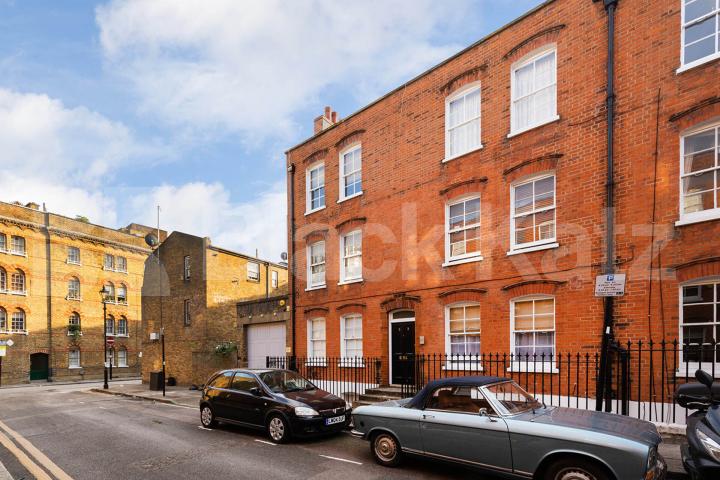 A well located in a central location a large studio property Paget Street, Angel