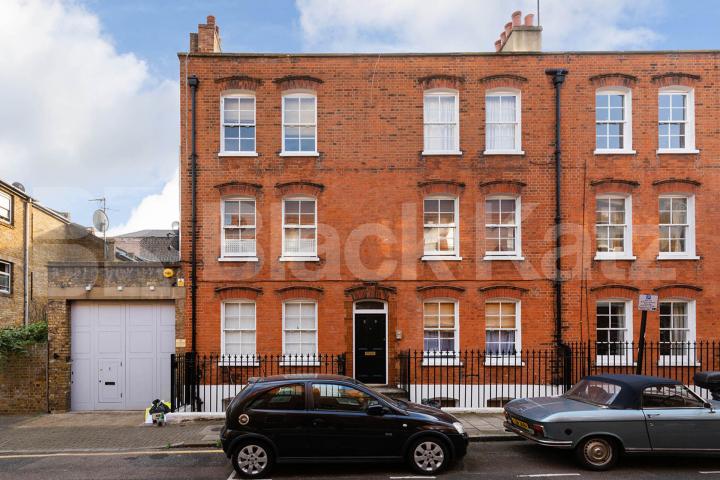 Stunning two bedroom flat set in a period conversion in the heart of Angel Paget Street, Angel / Clerkenwell