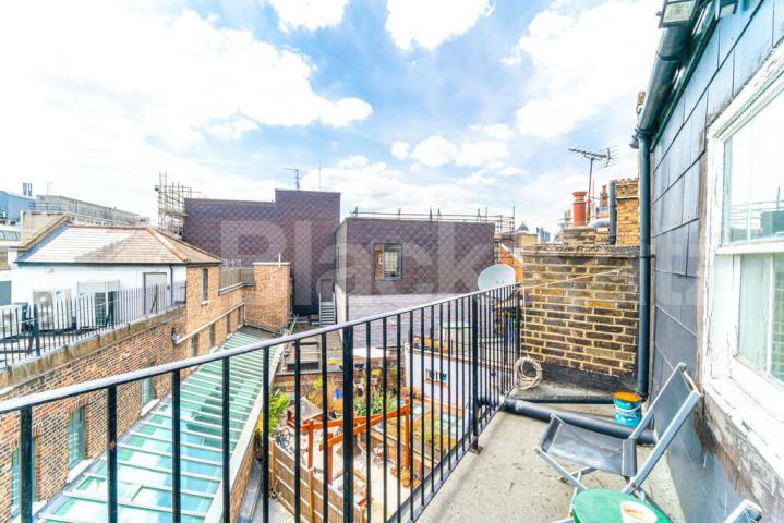 5 bedroom house with lounge and 2 bathrooms Kings Cross Road, Kings Cross 