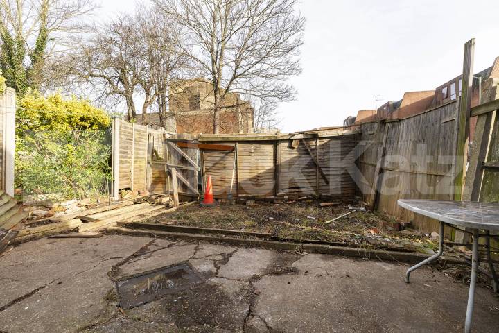 Furnished or Unfurnished / Suitable for Sharers or a Family Claremont Road, London, NW2,  London