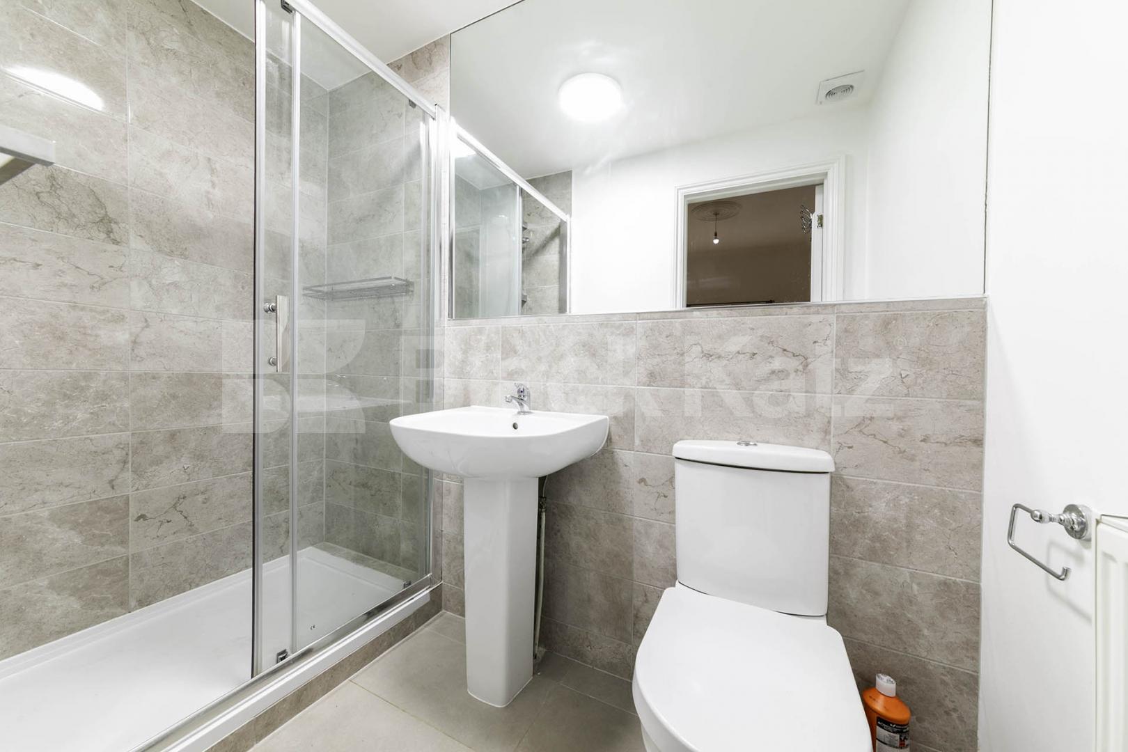 Situated in the heart of Willesden Green, NW2, this spacious four-bedroom, four-bathroom ground floor apartment offers an exceptional amount of living space and is available for immediate occupation Willesden Lane, Maygreen Court, NW2,  Maygreen Court