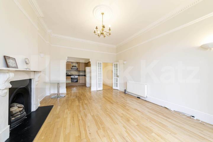Situated in the heart of Willesden Green, NW2, this spacious four-bedroom, four-bathroom ground floor apartment offers an exceptional amount of living space and is available for immediate occupation Willesden Lane, Maygreen Court, NW2,  Maygreen Court